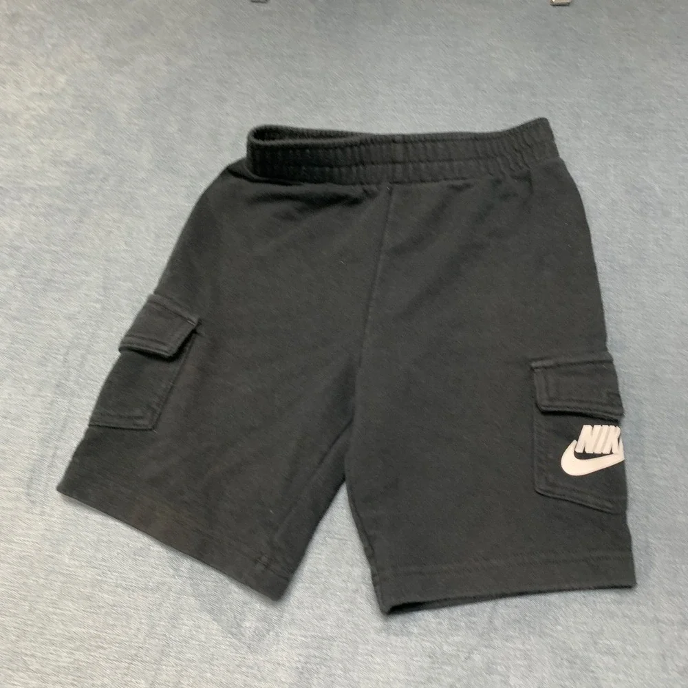 Nike Sweat Shorts Boys Large Black Swoosh Logo Fleece Lined Utility Pockets